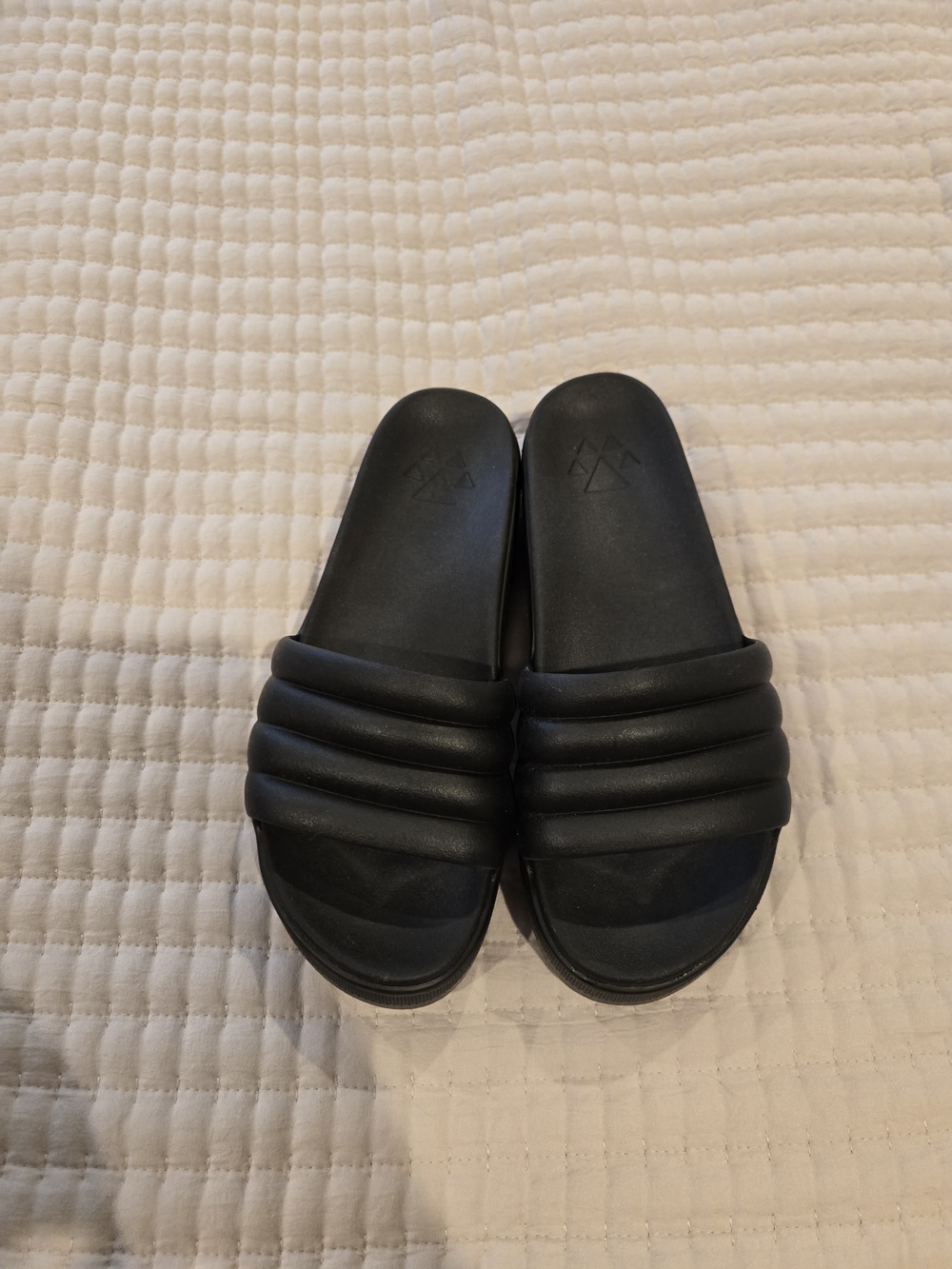 Cougar Black Women's Padded Slide Sandals